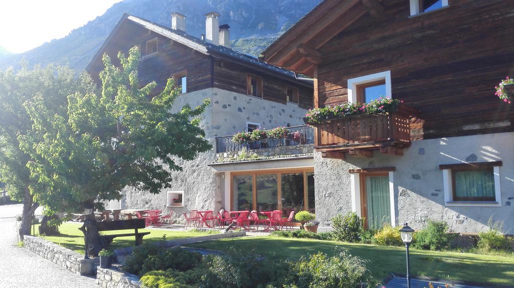 Agriturismo Raethia Isolaccia Bagian luar foto