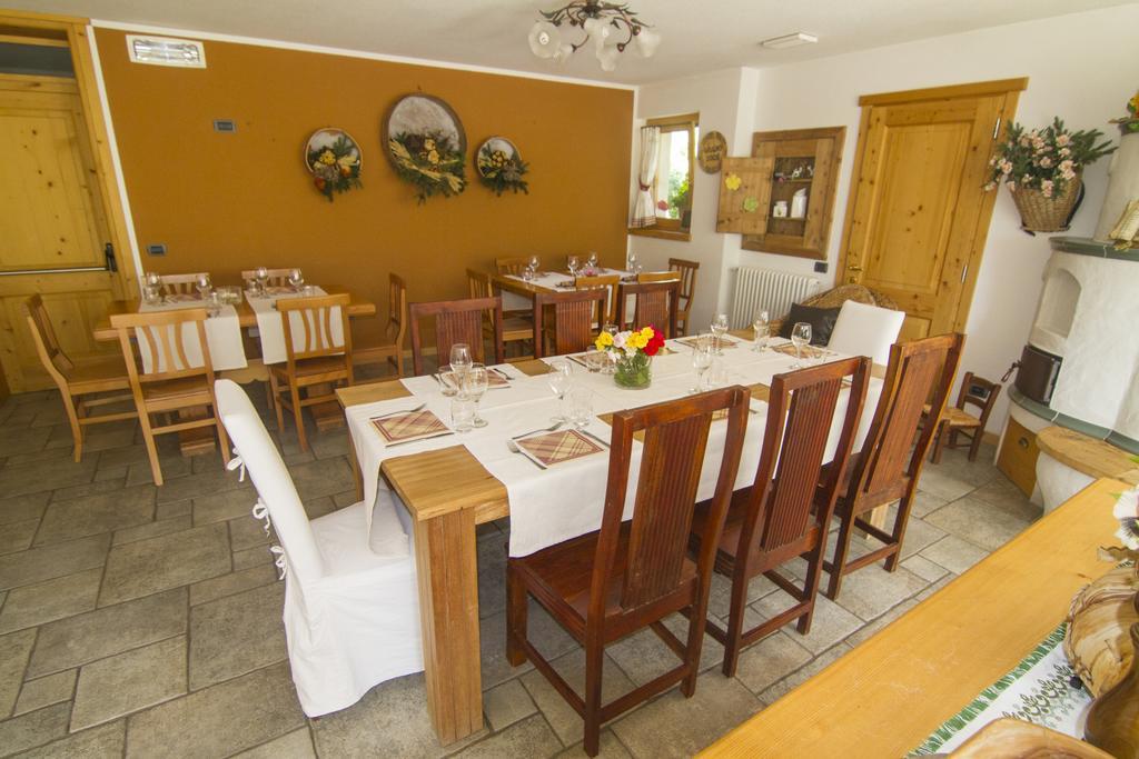 Agriturismo Raethia Isolaccia Bagian luar foto