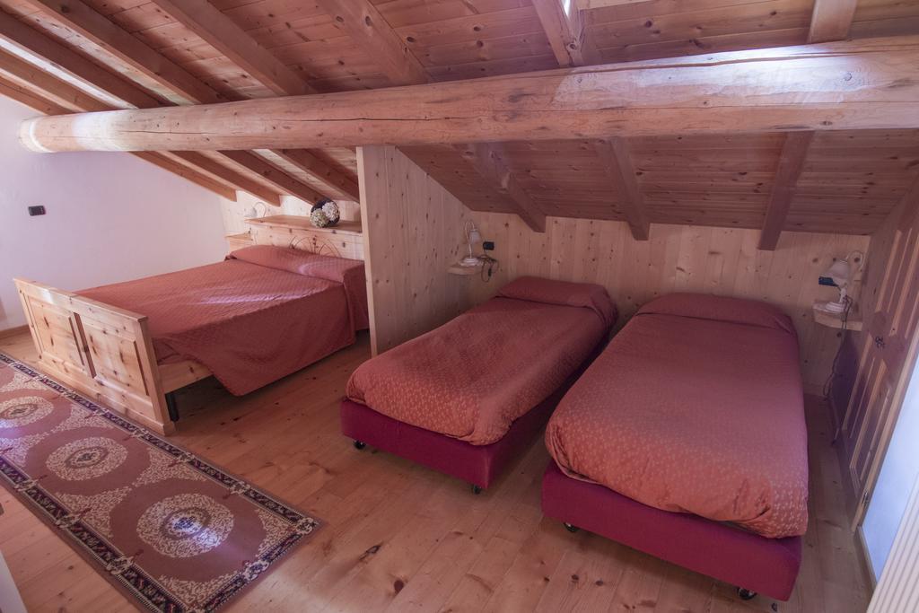 Agriturismo Raethia Isolaccia Bagian luar foto